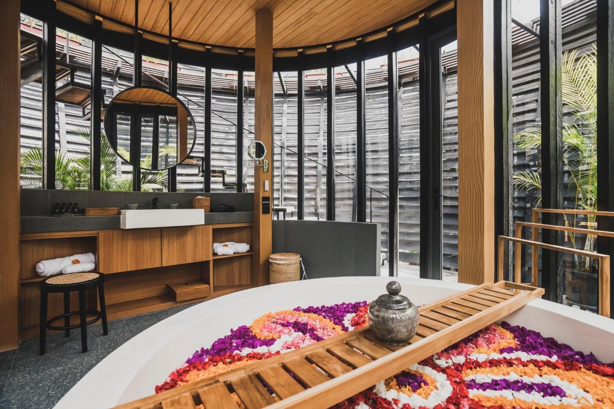Canggu Cabana Resort & Spa By Ini Vie Hospitality Exterior photo