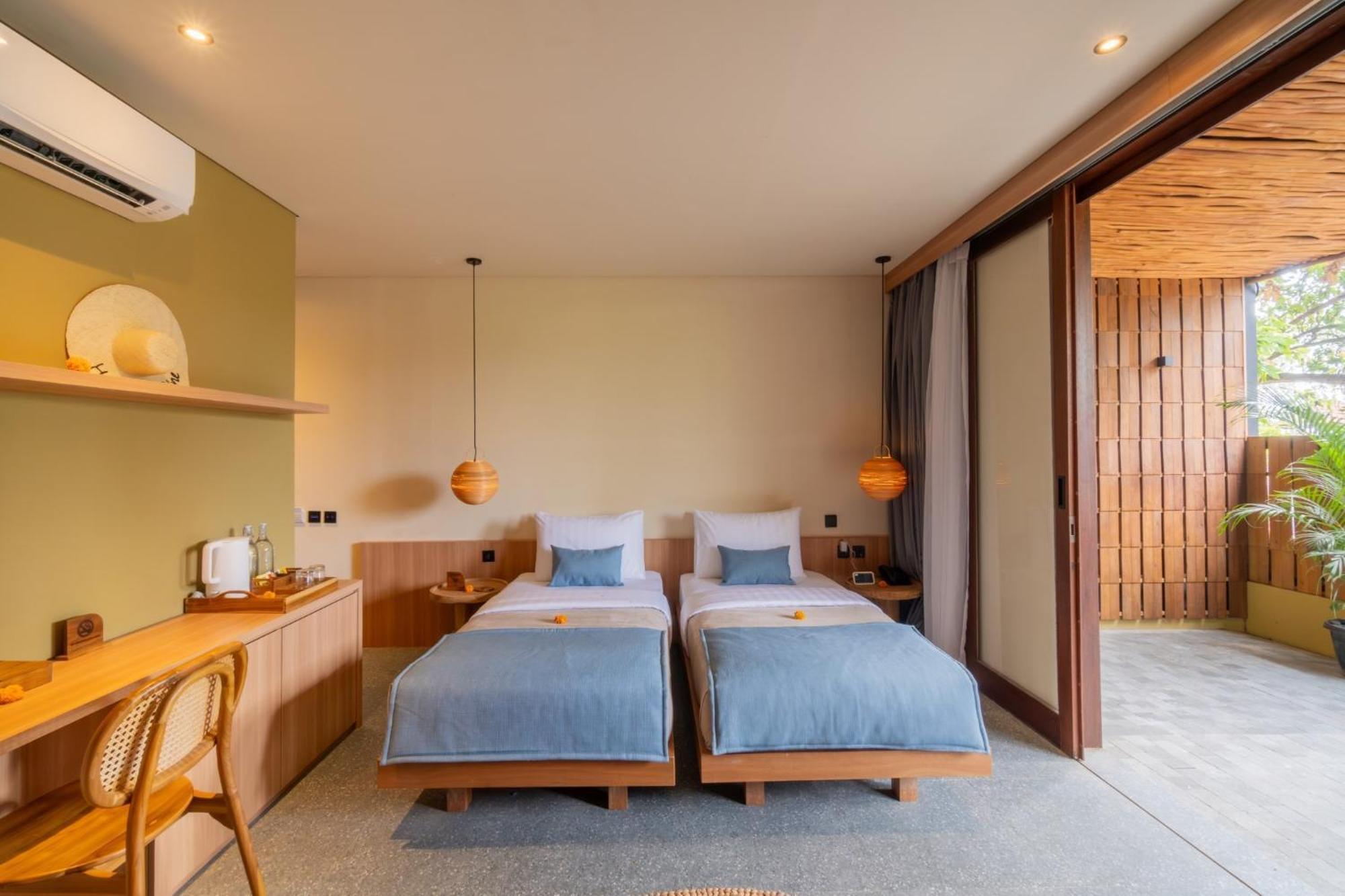 Canggu Cabana Resort & Spa By Ini Vie Hospitality Exterior photo